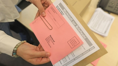 Jeder Bürger kann auf Antrag auch per Brief abstimmen bei der Landtagswahl.  (Foto: Matthias Bein/dpa)