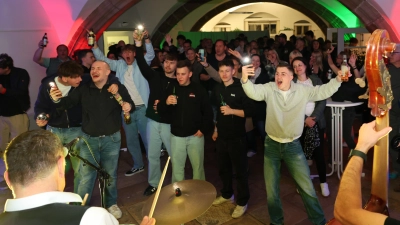 Kultur an ungewöhnlichen Orten, um die Sichtbarkeit zu erhöhen. Aus diesem Grund war das Stadthaus in diesem Jahr erstmals Teil der Lokalitäten, in denen die Menschen bei der Kneipenjagd feiern konnten. (Foto: Zeynel Dönmez)