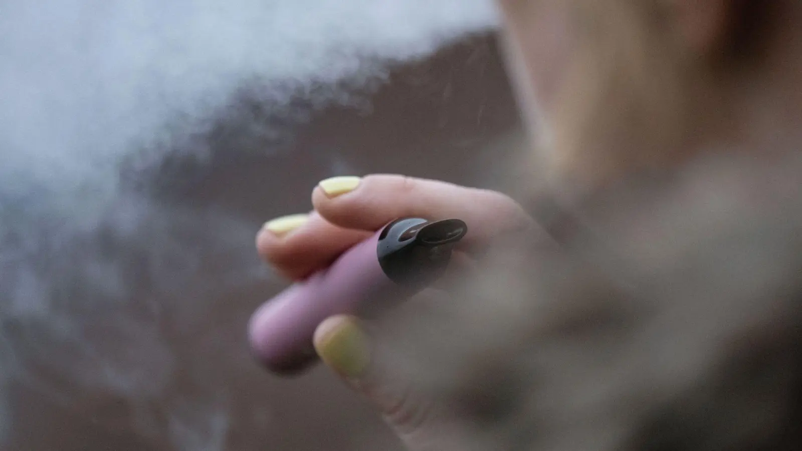 Drogen in E-Zigaretten können lebensgefährlich sein. (Symboldbild)  (Foto: Marijan Murat/dpa)