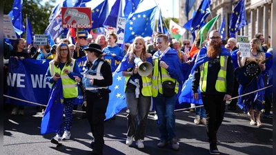 Viele wünschen den Exit aus dem Brexit: In London wird für eine Rückkehr in die EU demonstriert. (Foto: Aaron Chown/PA Wire/dpa)