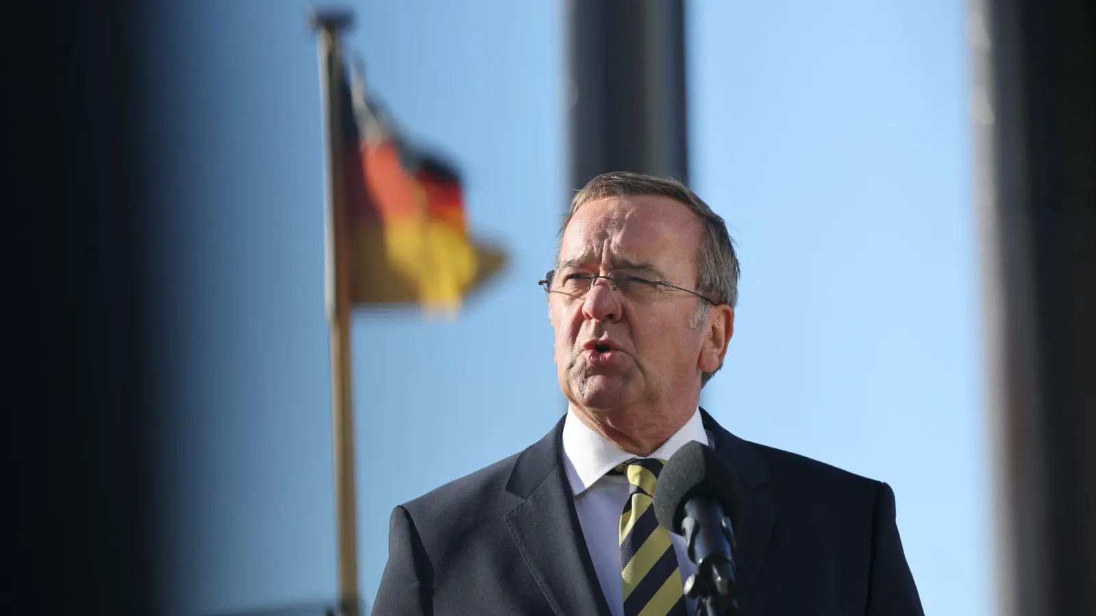 „Unsere Marine ist richtig gut darin, Minen aufzuspüren und zu räumen“: Boris Pistorius bereitet einen möglichen Einsatz in der Straße von Hormus vor. (Archivbild) (Foto: Christian Charisius/dpa)