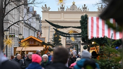 Der Einzelhandel erwartet für das diesjährige Weihnachtsgeschäft in den Monaten November und Dezember Umsätze in Höhe von 126,2 Milliarden Euro (Archivbild). (Foto: Soeren Stache/dpa/ZB)