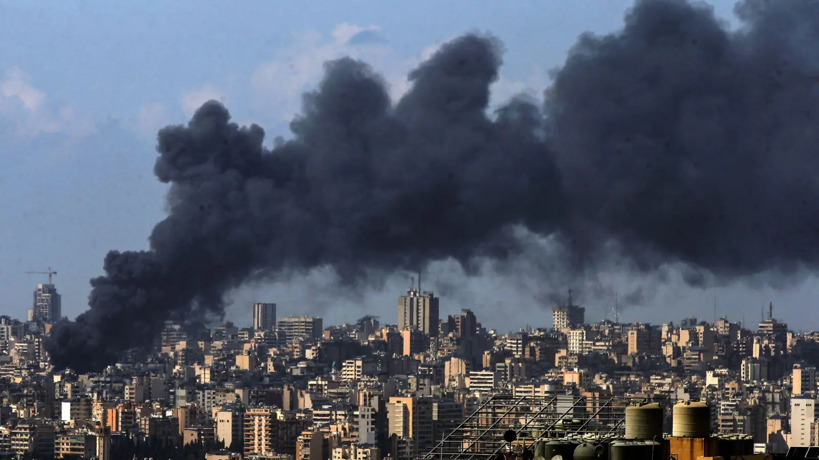 Nach israelischer Lesart gilt die Waffenruhe nicht für den Libanon. Der Iran sieht das anders. (Foto: Marwan Naamani/dpa)