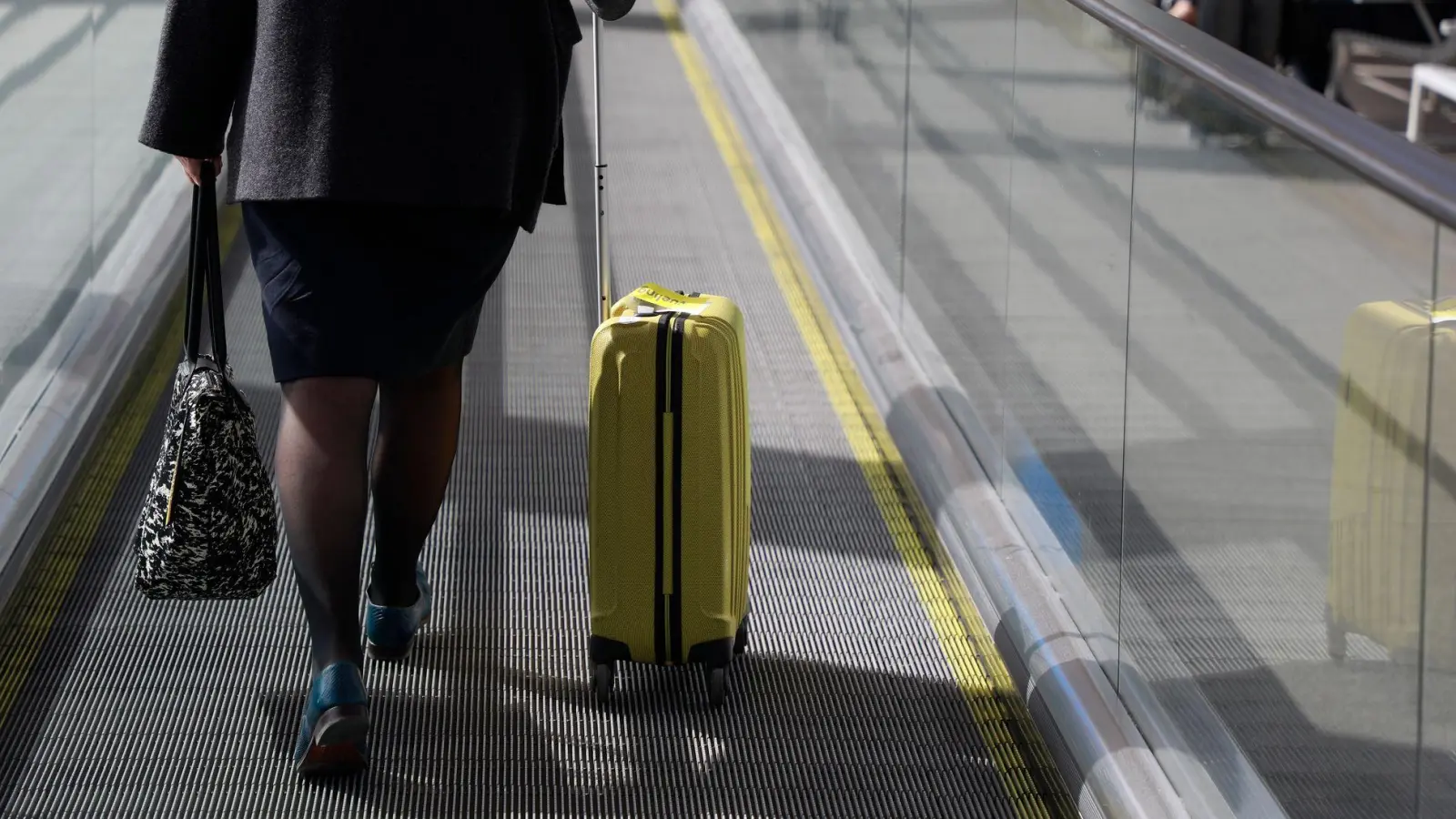 Beruflich viel unterwegs? Dann können Verpflegungspauschalen Ihren Aufwand ausgleichen. Für Auslandsreisen gelten ab sofort neue Sätze. (Foto: Clara Margais/dpa/dpa-tmn)