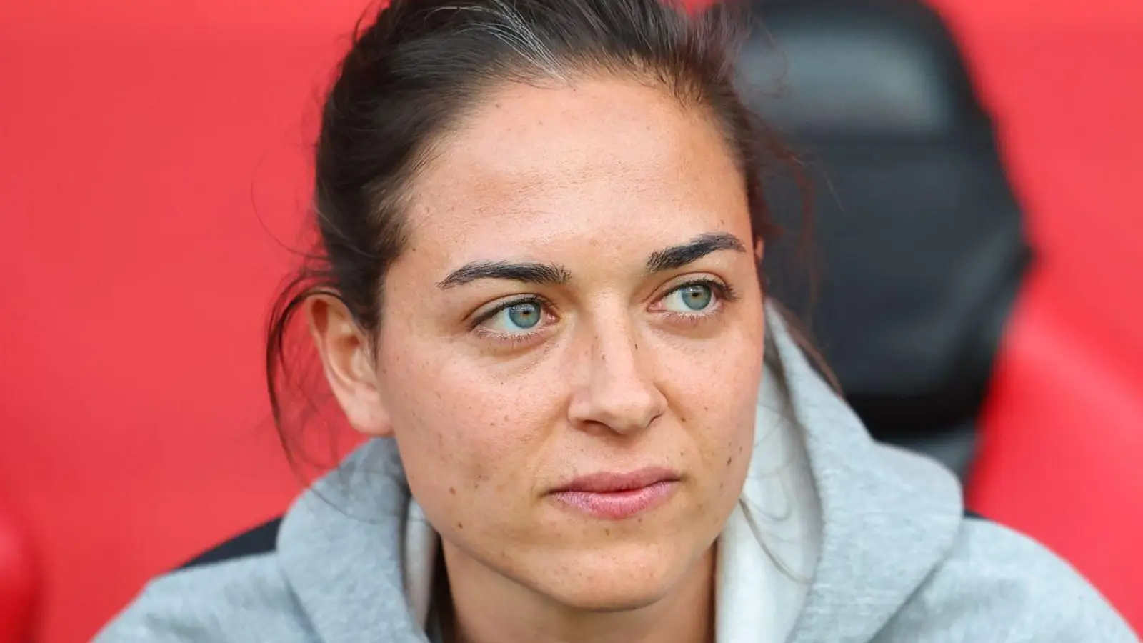 Die Trainerin Sabrina Wittmann gibt beim FC Ingolstadt als Cheftrainerin den Takt an. (Foto: Daniel Karmann/dpa)