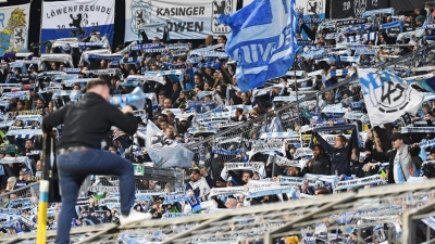 Die Fans des TSV 1860 München trauern. (Archivbild) (Foto: Angelika Warmuth/dpa)