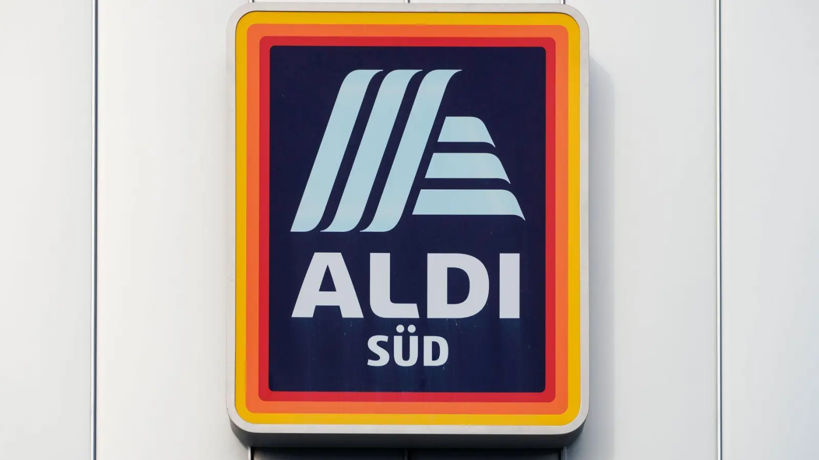 Aldi Süd darf aufgrund einer Entscheidung des Landgerichts Köln seine Dubai-Schokolade nicht mehr verkaufen - vorerst. (Symbolbild) (Foto: Andreas Arnold/dpa)