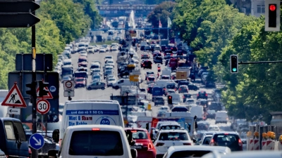 Laut EU-Umweltagentur sind im Jahr 2020 rund 240.000 Menschen in der EU durch schadstoffbelastete Luft vorzeitig gestorben. (Foto: Michael Kappeler/dpa/Archiv)