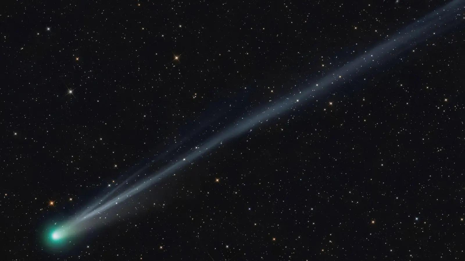 Der Komet „Lemmon“ zieht über den Nachthimmel. (Foto: Brennan Gilmore/Brennan Gilmore/AP/dpa)