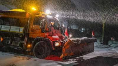 Der Winterdienst rückt an, hier im Kreis Herford (NRW). (Foto: Christoph Reichwein/dpa)