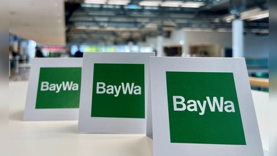 Aus vier mach drei: Die Baywa trennt sich von ihrem Vorstandschef, nun sollen die verbliebenen drei Vorstände das Unternehmen leiten. (Symbolbild) (Foto: Carsten Hoefer/dpa)