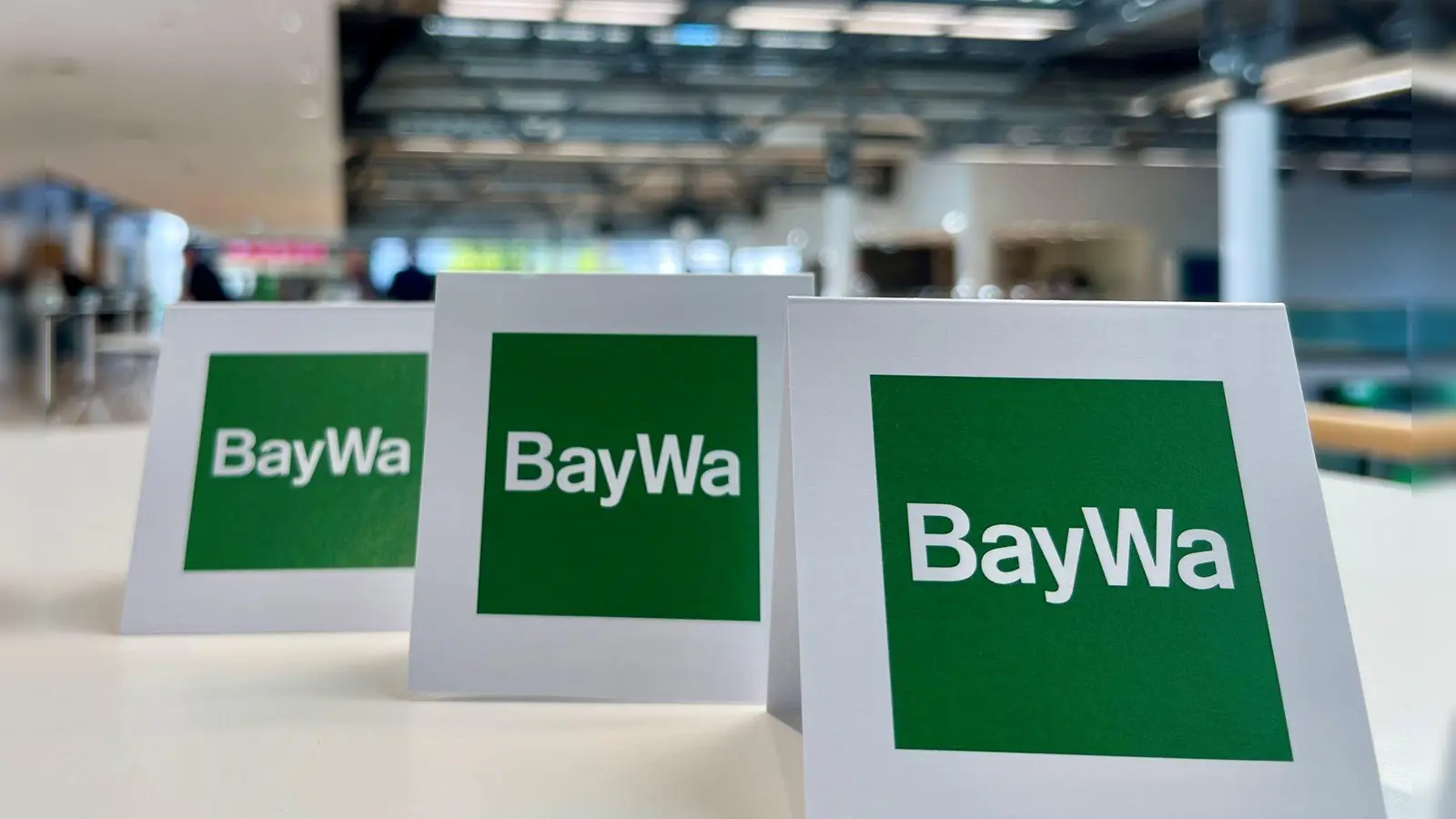 Aus vier mach drei: Die Baywa trennt sich von ihrem Vorstandschef, nun sollen die verbliebenen drei Vorstände das Unternehmen leiten. (Symbolbild) (Foto: Carsten Hoefer/dpa)