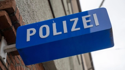 Opfer und mutmaßlicher Täter trafen einander ausgerechnet in einer Polizeiinspektion wieder. (Symbolbild) (Foto: Peter Kneffel/dpa)