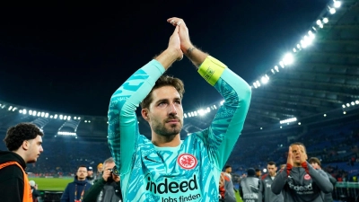 Frankfurt muss gegen Ajax Amsterdam kurzfristig auf Kevin Trapp verzichten. (Foto: Giuseppe Maffia/dpa)