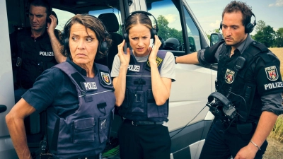 Eine Geiselnahme beschäftigt TV-Kommissarin Lena Odenthal. (Foto: Benoît Linder/SWR /dpa)