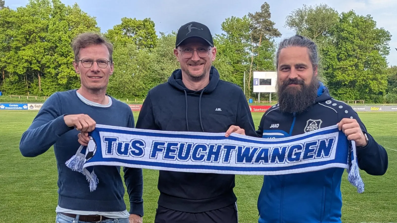Die TuS-Abteilungsleitung mit neuem Trainer, von links: Martin Häberlein, Martin Rokowski, Michael Geißler. (Foto: Michael Geißler)