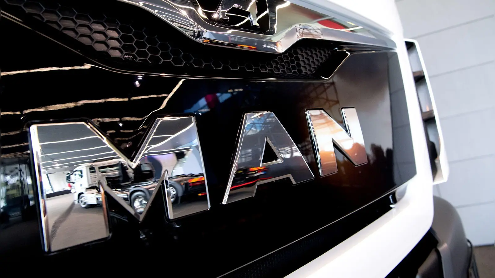 Mehr als 2.100 Beschäftigte arbeiten nach Gewerkschaftsangaben im MAN-Werk in Salzgitter. Auch für sie gibt es nun eine Zukunftsperspektive. (Archivbild) (Foto: Sven Hoppe/dpa)