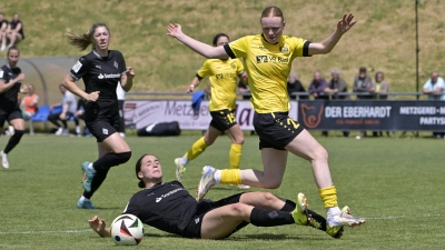 Obenauf: Solveig Schlitter hatte Weinberg gegen Borussia Mönchengladbach in Führung geschossen, am Ende stand ein 1:4. (Foto: Martin Rügner)