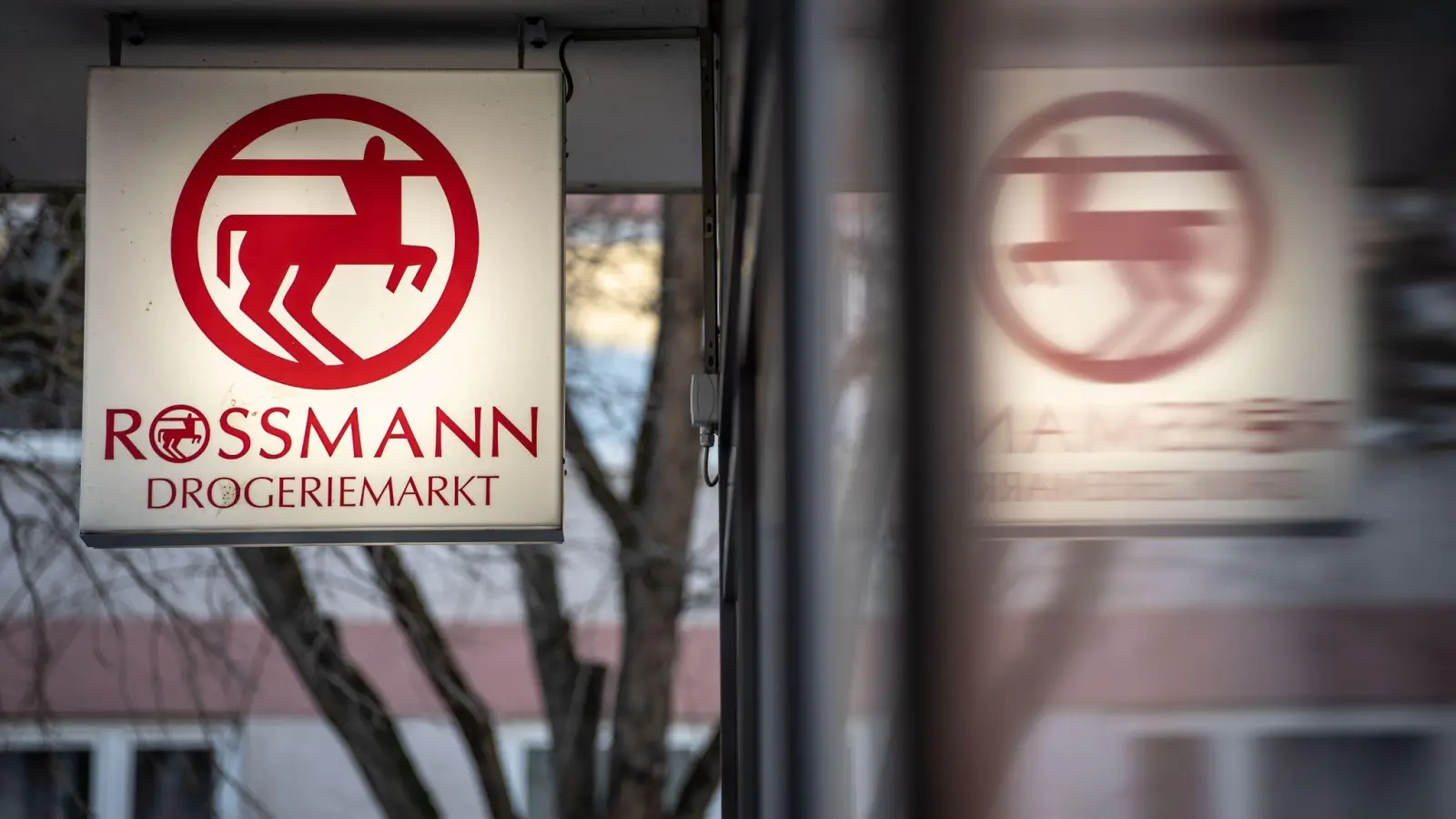 Rossmann kündigt die Mitgliedschaft im Verband. (Foto: Frank Rumpenhorst/dpa)