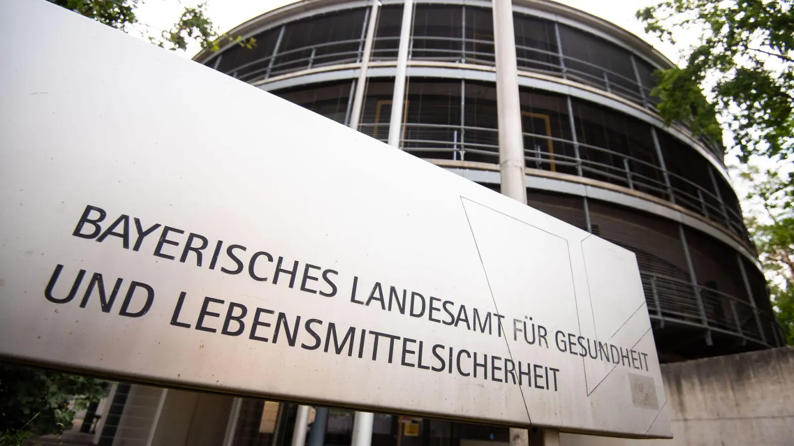 Das Landesamt für Gesundheit und Lebensmittelsicherheit (LGL) hat Expertise für gefährliche Virus-Erkrankungen. (Archivbild) (Foto: Nicolas Armer/dpa)