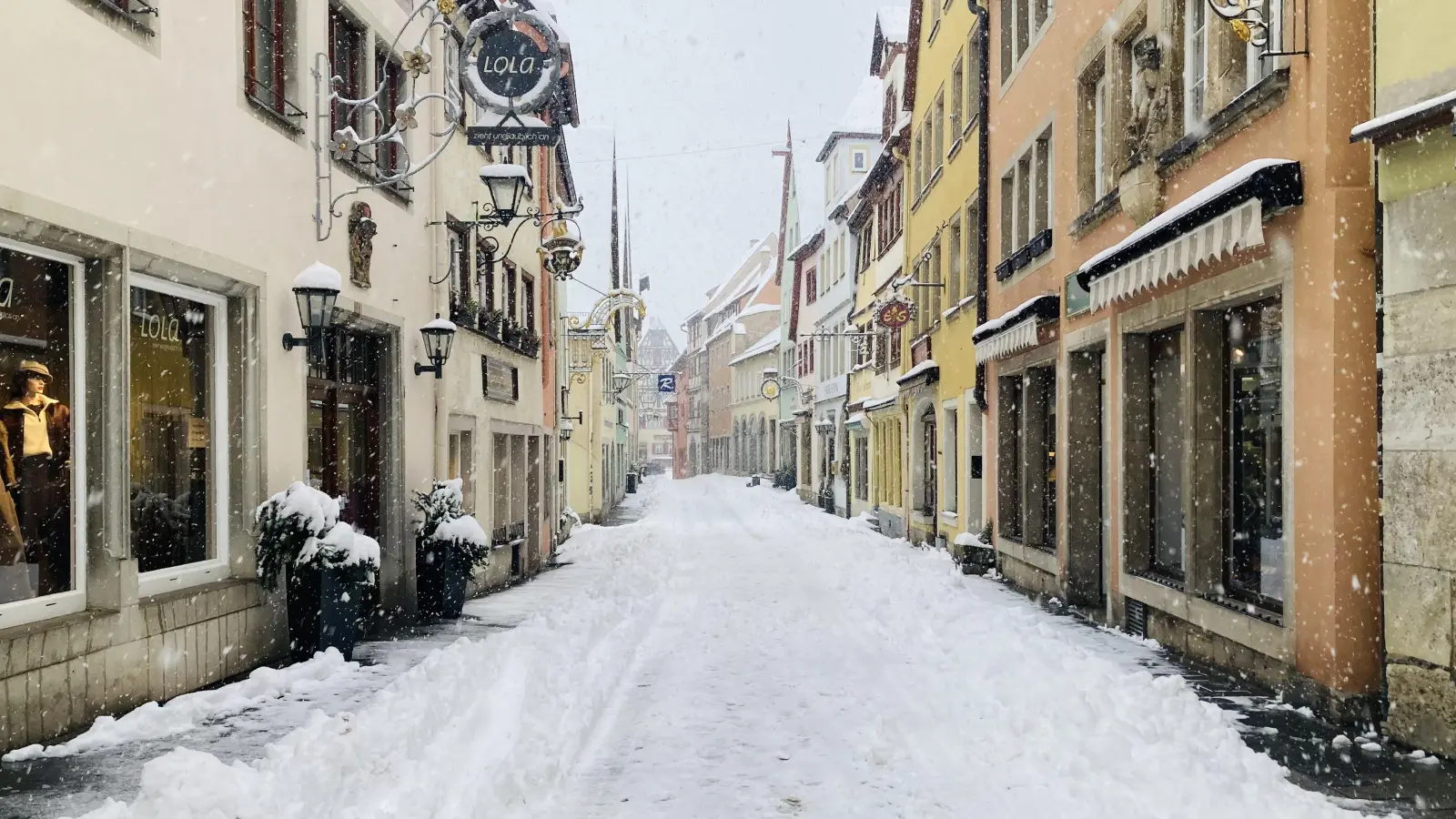 Rothenburg als Winterwunderland: Die Altstadt zeigt sich wie aus dem Bilderbuch. (Foto: Clarissa Kleinschrot)