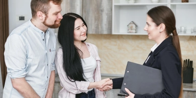 Welche Verbesserungspotenziale bietet meine Immobilie? Die Antwort auf diese Frage ist individuell verschieden und hängt von Faktoren wie Gebäudealter, Bausubstanz und finanziellen Möglichkeiten ab. Eine professionelle Energieberatung durch einen zertifizierten Energieeffizienzexperten hilft, den Überblick zu gewinnen. (Foto: Pexels)