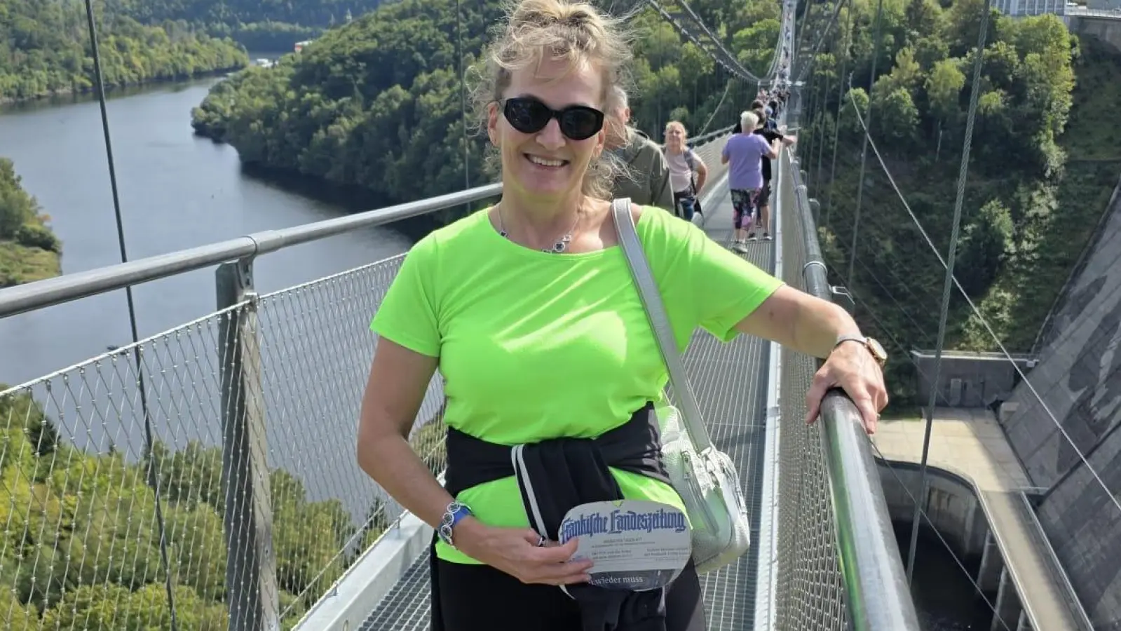 Mit der FLZ unterwegs: Von einem Wochenend-Ausflug in den Harz ging ein Foto von Beate Claus ein. Unter anderem stand ein Stopp bei Trautenstein an der Rappbodetalsperre – das höchste Stauwerk Deutschlands (415 Meter Länge und 106 Meter Höhe) – auf dem Programm. Dort befindet sich auch die längste Seilrutsche Europas sowie eine Hängebrücke mit einer Länge von 440 Metern. (Foto: Beate Claus)