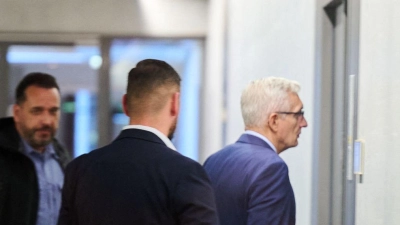 Im geheim tagenden Parlamentarischen Kontrollgremium (PKGr) des Bundestages wurde BND-Präsident Martin Jäger am Mittwoch zu den Spionagevorwürfen gegen den früheren Präsidenten des Bundesnachrichtendienstes, August Hanning, befragt.  (Foto: Annette Riedl/dpa)