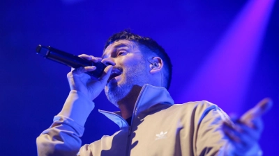 Die band um Sänger Johannes Strate will bald eine Pause einlegen. (Foto: Daniel Löb/dpa)