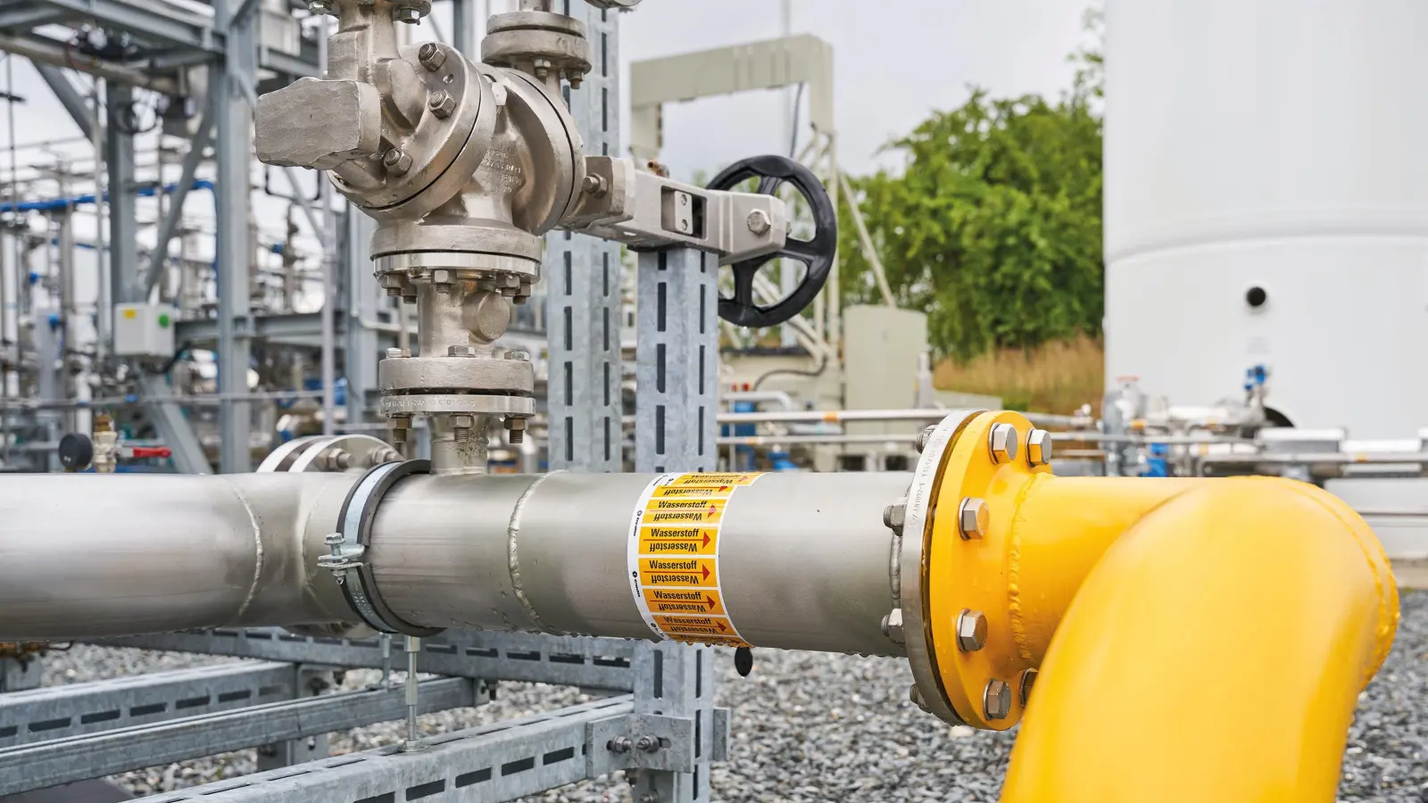 So sieht eine Wasserstoff-Pipeline aus. Im Landkreis soll das Kernnetz aber vor allem unterirdisch verlaufen. Der nächste Einspeisepunkt aus Uffenheimer Sicht wäre allerdings Markt Bibart, in rund 25 Kilometer Entfernung von der Langensteinacher A7-Abfahrt. (Foto: Swen Gottschall)