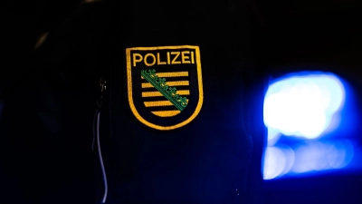 „Corona-Spaziergang“: Polizist aus Beamtendienst entfernt (Symbolbild). (Foto: Robert Michael/dpa)