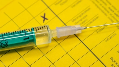 Eine Impfung sorgt dafür, dass der Körper weiß, was im Ernstfall zu tun ist. (Symbolbild) (Foto: Friso Gentsch/dpa)