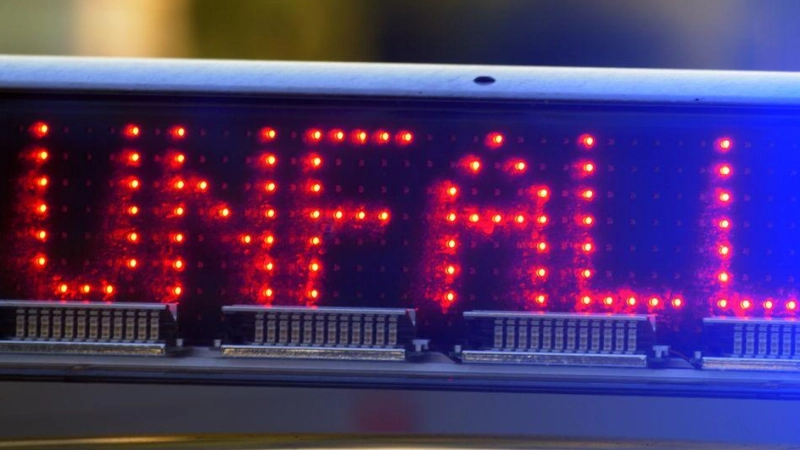 Als die Polizei am Unfallort eintrifft, sind die Fahrgäste bereits gegangen. (Symbolbild) (Foto: Stefan Puchner/dpa)