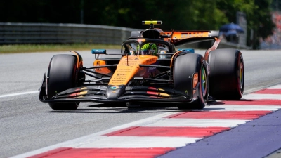 Der WM-Zweite Lando Norris startet in Spielberg von Platz eins. (Foto: Darko Bandic/AP/dpa)