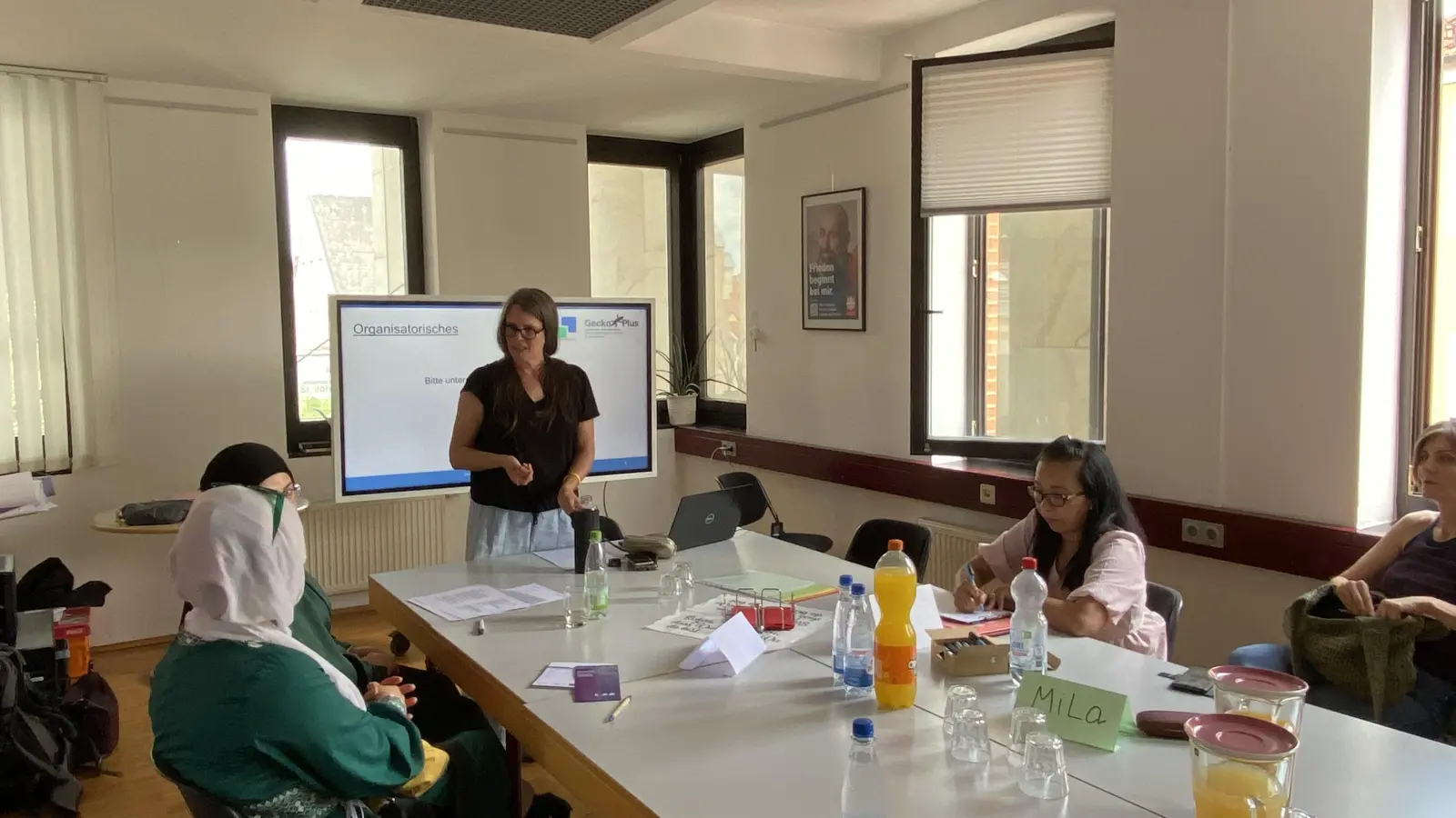 Laura Gudd bereitete die neuen Sprachvermittler auf ihre Aufgaben vor.  (Foto: Nicole Gunkel)