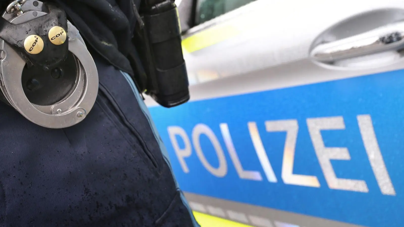 Die Polizei ist nach eigenen Angaben wegen der Vorfälle verstärkt an Schulen in der Region unterwegs. (Symbolfoto) (Foto: Karl-Josef Hildenbrand/dpa)