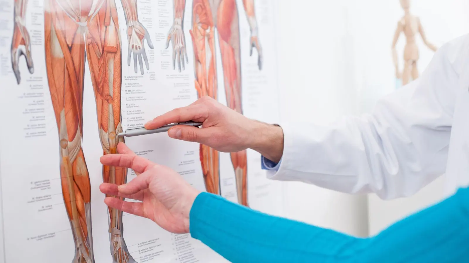 Nicht jede Operation muss unbedingt sein: Viele Eingriffe sind medizinisch nicht zwingend notwendig - eine Zweitmeinung kann helfen, unnötige Operationen zu vermeiden. (Foto: Christin Klose/dpa-tmn)