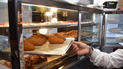 Antipasti, Pizza, Arangini: Allerlei italienische Leckereien gibt es in der Pizzabar in Ansbach. (Foto: Florian Schwab)
