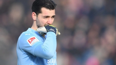 Spielte mit gebrochenem Daumen: Torwart Marko Johansson von Eintracht Braunschweig. (Foto: Swen Pförtner/dpa)