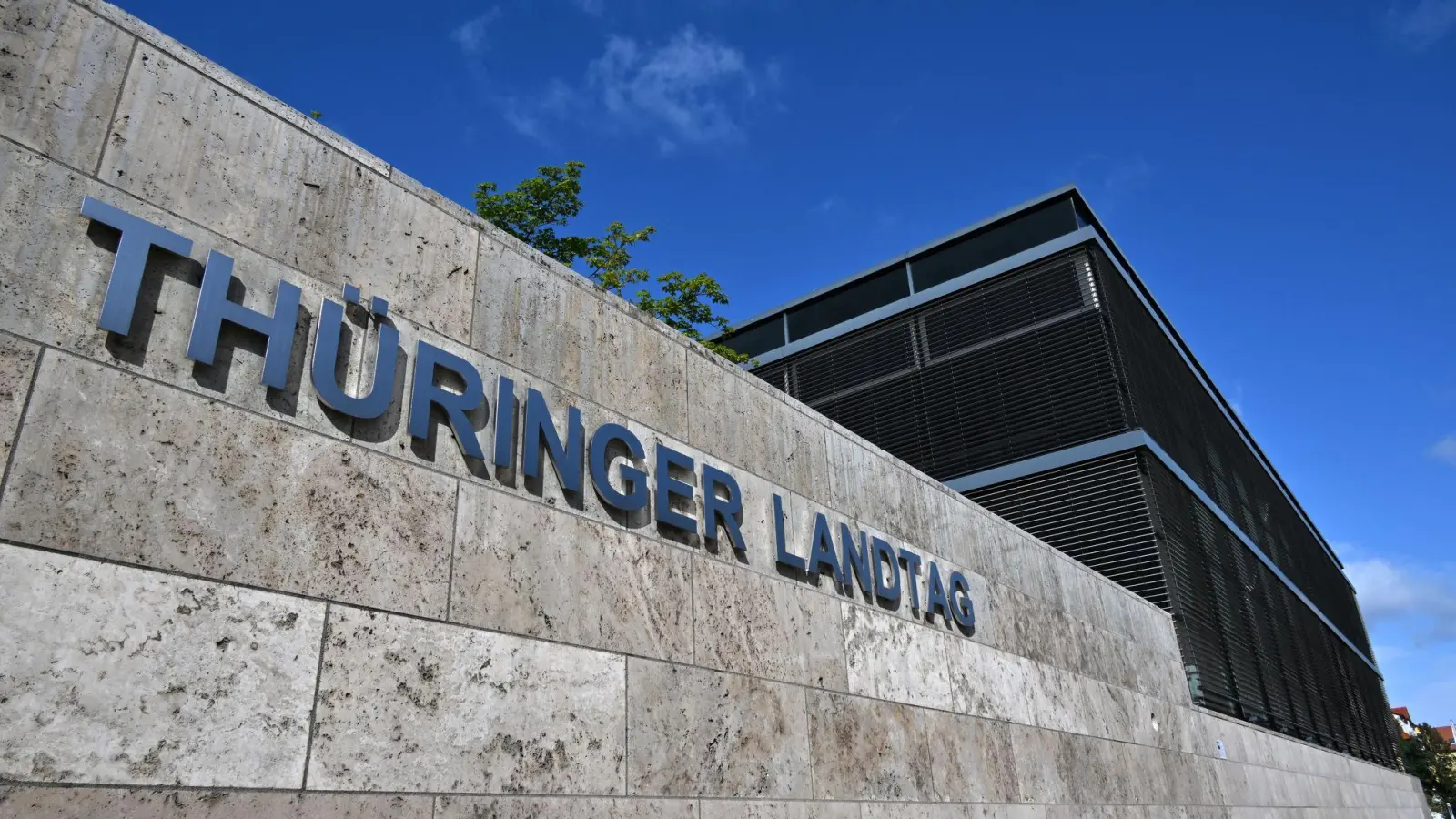 Thüringens Landtag trifft sich zu seiner ersten, wahrscheinlich turbulenten Sitzung (Archivbild).  (Foto: Martin Schutt/dpa)