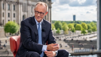 Kanzler Merz hat das Bürgergeld im Visier - doch der Koalitionspartner scheint nicht mitzuziehen. (Archivbild) (Foto: Michael Kappeler/dpa)