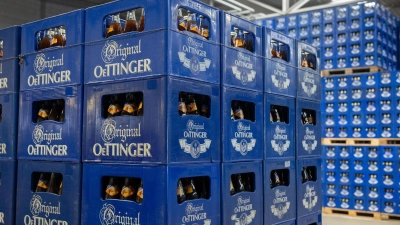 Bei der Brauerei Oettinger haben sich die Tarifparteien nun geeinigt. (Archivbild) (Foto: Stefan Puchner/dpa)