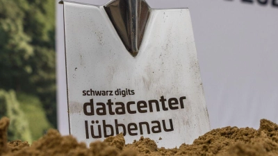 Das „Datacenter Lübbenau“ soll im Regelbetrieb mit Grünstrom betrieben werden.  (Foto: Frank Hammerschmidt/dpa)