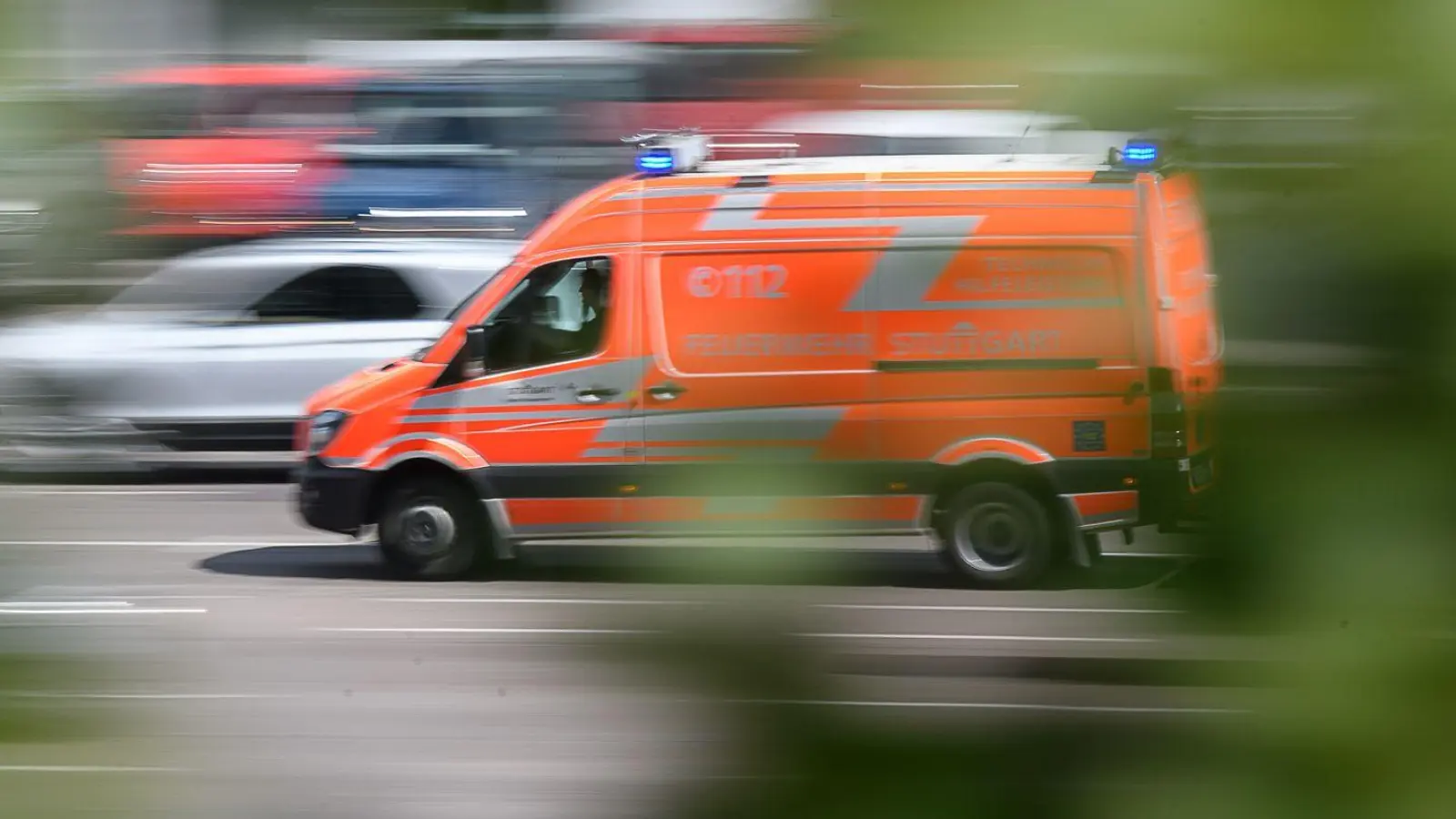 Der Mann kam mit schweren Verletzungen in ein Krankenhaus. (Symbolbild) (Foto: Sebastian Gollnow/dpa)