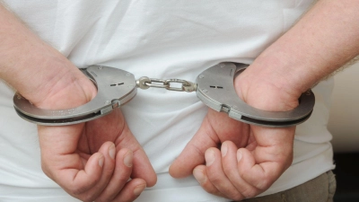 Ein mutmaßlicher Dieb wurde in Eschenbach bei Markt Erlbach gefasst.  (Foto: Uli Deck/dpa/Symbolbild)