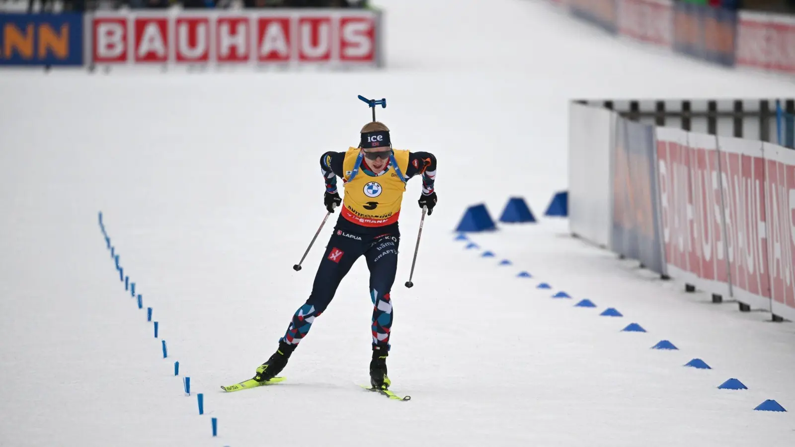 Holte sich auch den Sieg beim Einzel in Ruhpolding: Der Norweger Johannes Thingnes Bö. (Foto: Sven Hoppe/dpa)