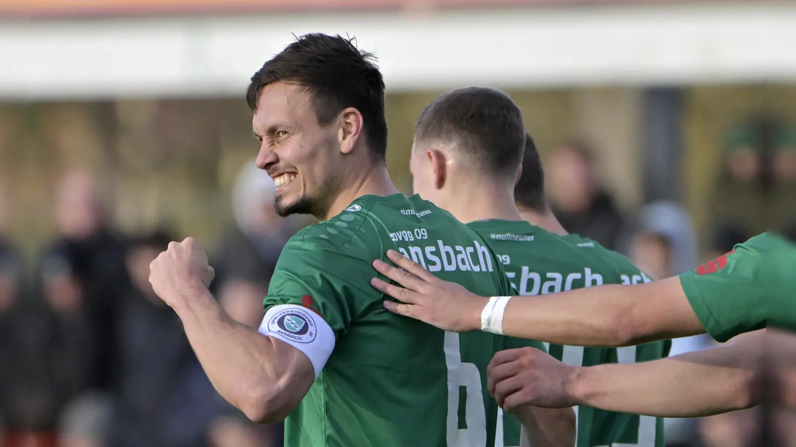 Gruß an die Freundin: Tobias Dietrich freut sich über sein Tor zum 4:0 über Türkgücü. (Foto: Martin Rügner)