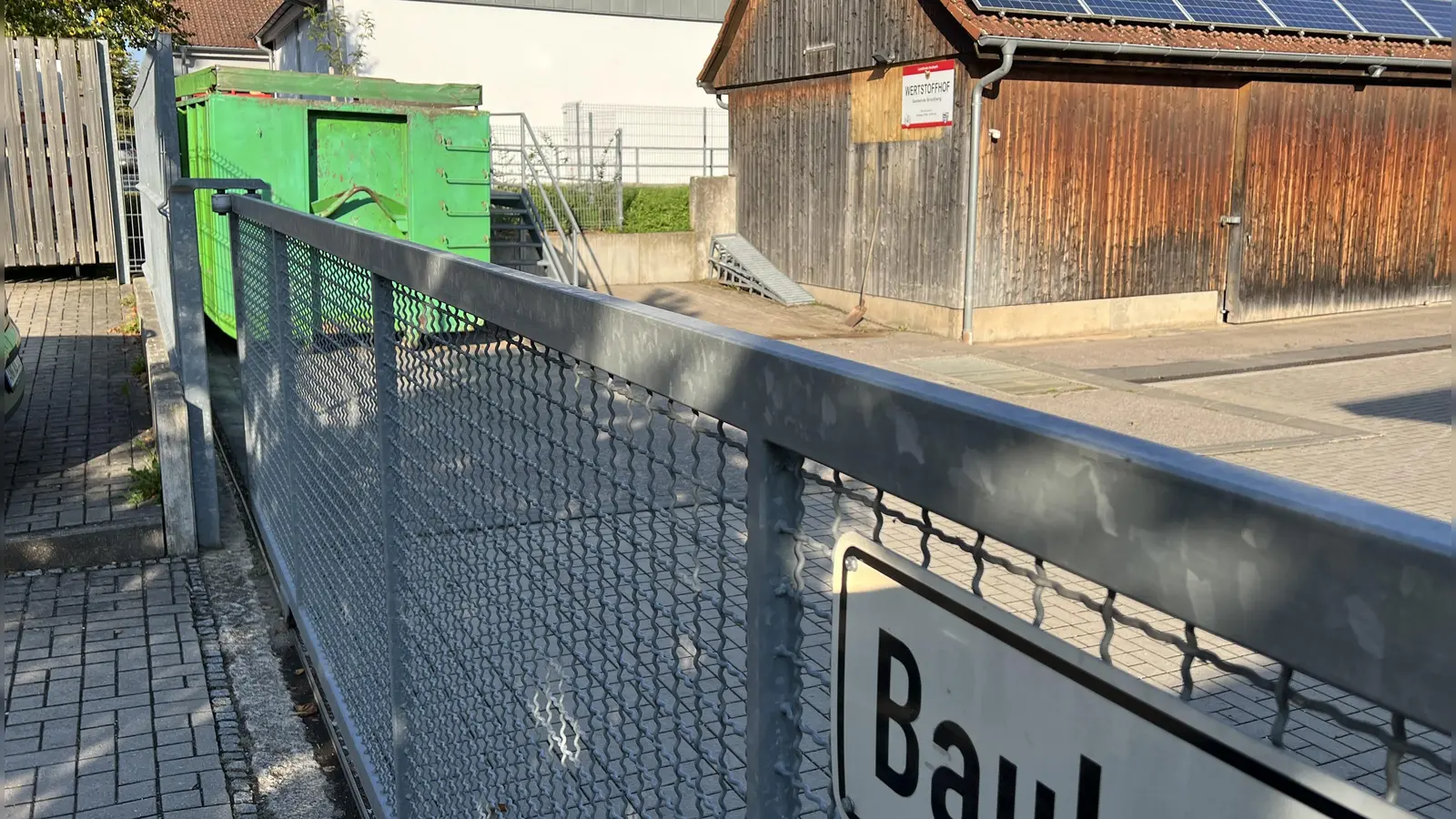 Die Nutzung des grünen Gartenabfall-Sammelcontainers im Bau- und Wertstoffhof kostet künftig Geld. Die gewählten Beträge sind jedoch moderat. (Foto: Yvonne Neckermann)