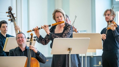 Nahmen mit seiner klanglichen Deutlichkeit und Agilität für sich ein: Mitglieder des Ensembles il Gusto Barocco beim zweiten Orchesterkonzert der Bachwoche Ansbach. (Foto: André De Geare)