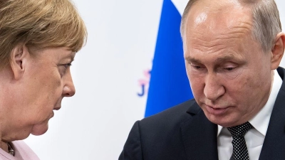 Altkanzlerin Merkel hält es für keine gute Idee, Ex-Regierungschefs mit Kremlchef Putin verhandeln zu lassen. (Archivbild) (Foto: Bernd von Jutrczenka/dpa)